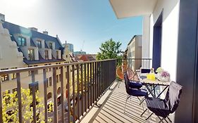 Family House Near The Market Square -Perfect For Family & Business Stays - Ksiecia Witolda Street 500 Steps To Market Square - 2 Bedrooms,2 Parking Places