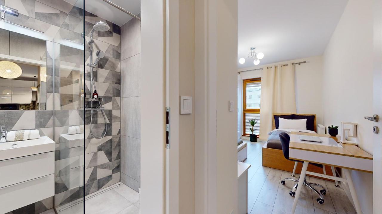Family House Near The Market Square -Perfect For Family & Business Stays - Ksiecia Witolda Street 500 Steps To Market Square - 2 Bedrooms,2 Parking Places Wrocław Zewnętrze zdjęcie