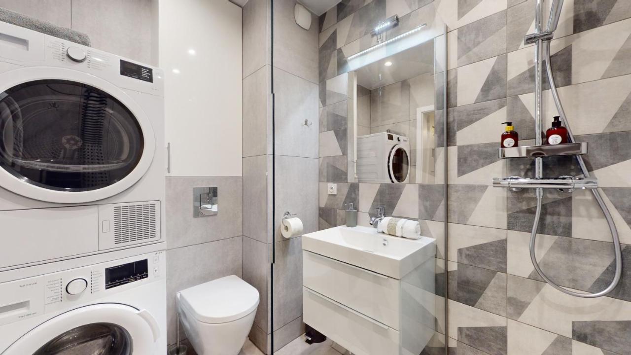 Family House Near The Market Square -Perfect For Family & Business Stays - Ksiecia Witolda Street 500 Steps To Market Square - 2 Bedrooms,2 Parking Places Wrocław Zewnętrze zdjęcie