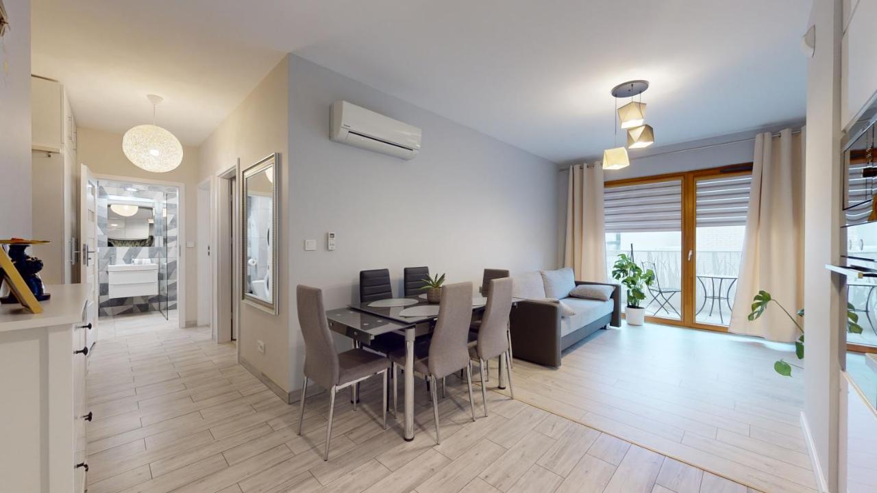 Family House Near The Market Square -Perfect For Family & Business Stays - Ksiecia Witolda Street 500 Steps To Market Square - 2 Bedrooms,2 Parking Places Wrocław Zewnętrze zdjęcie